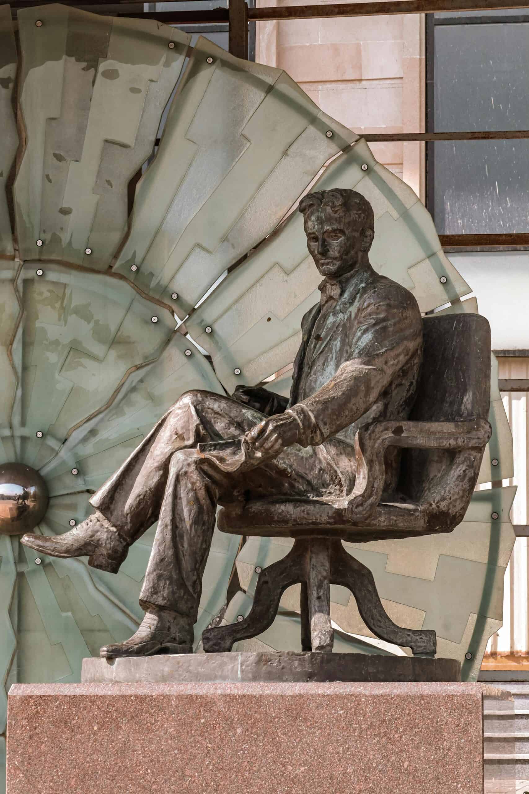 Bronze statue of Nikola Tesla in Baku, a notable city landmark.